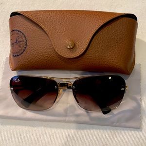 Aviator RayBans with case